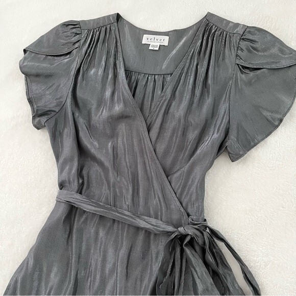 Velvet by Graham & Spencer Anthropologie Calina Metallic Silver Wrap Dress, Sz S - Picture 6 of 12